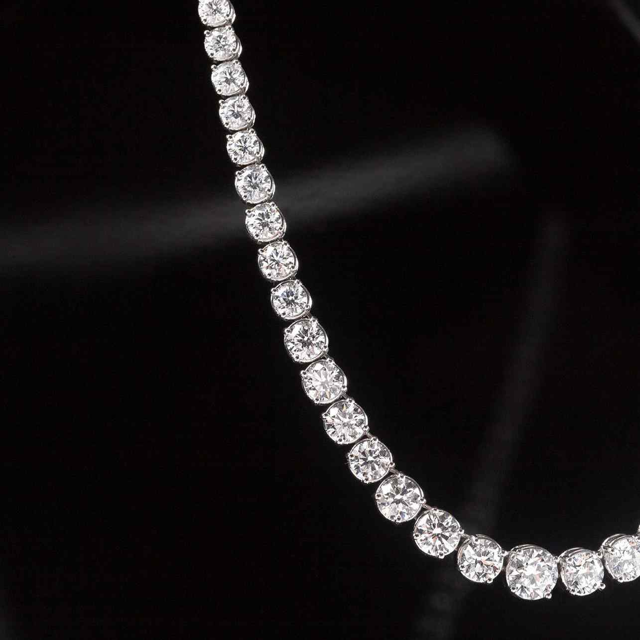 Collier Chute Poires - Collier, or blanc, diamants poires Collier Chute Poires - Collier, or blanc, diamants poires