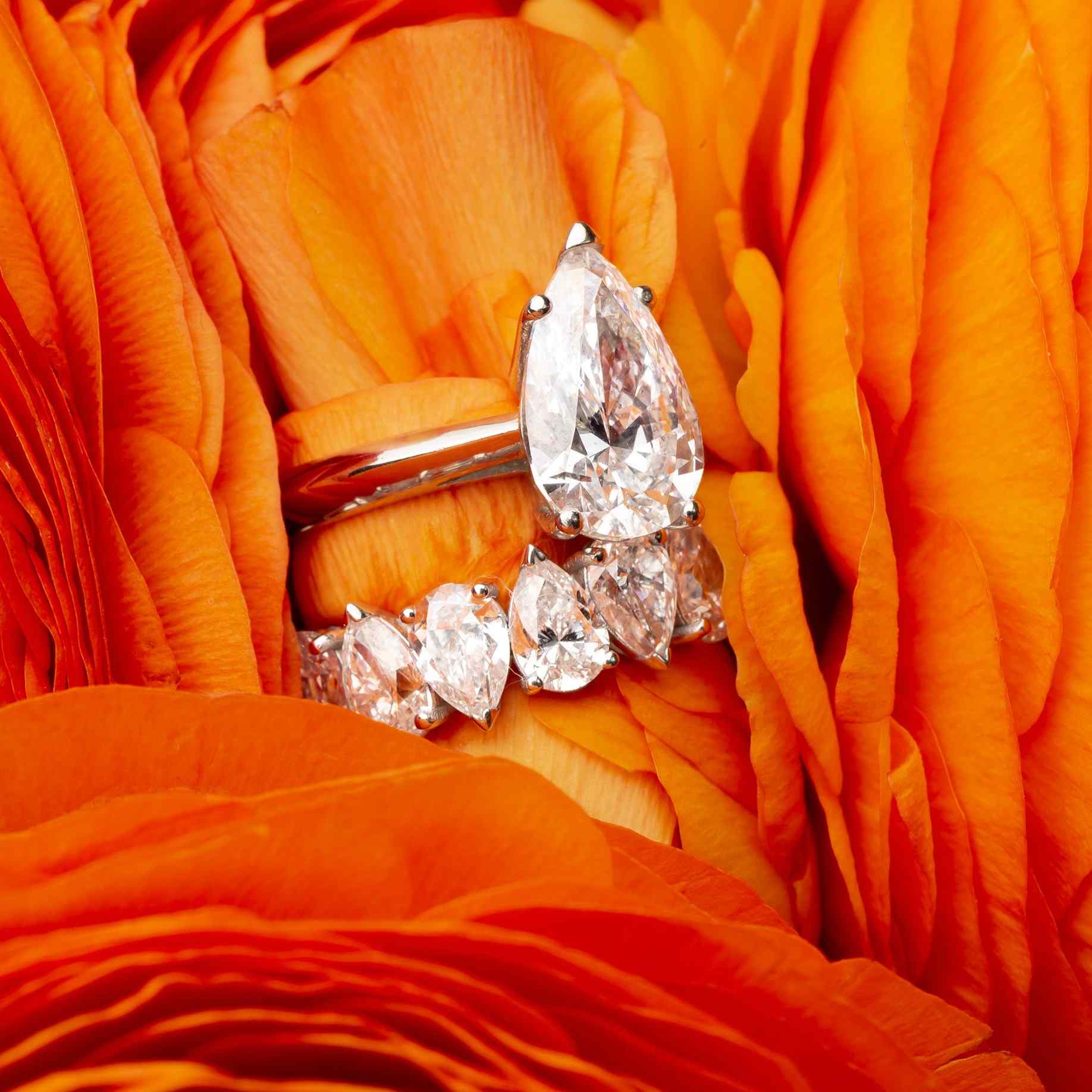 Or Elle Sans Cesse Pear Eternity Diamond Ring1